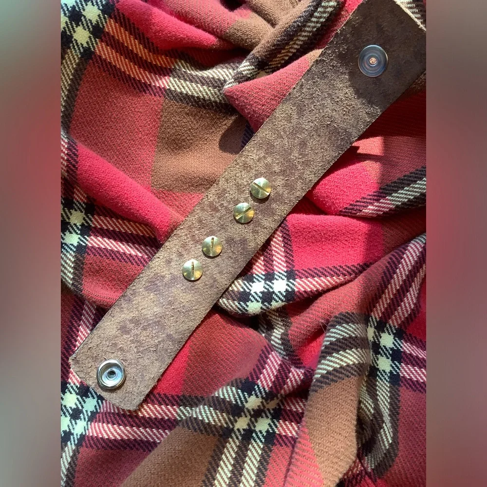 Leather cuff, up to 7 1/2” wrist